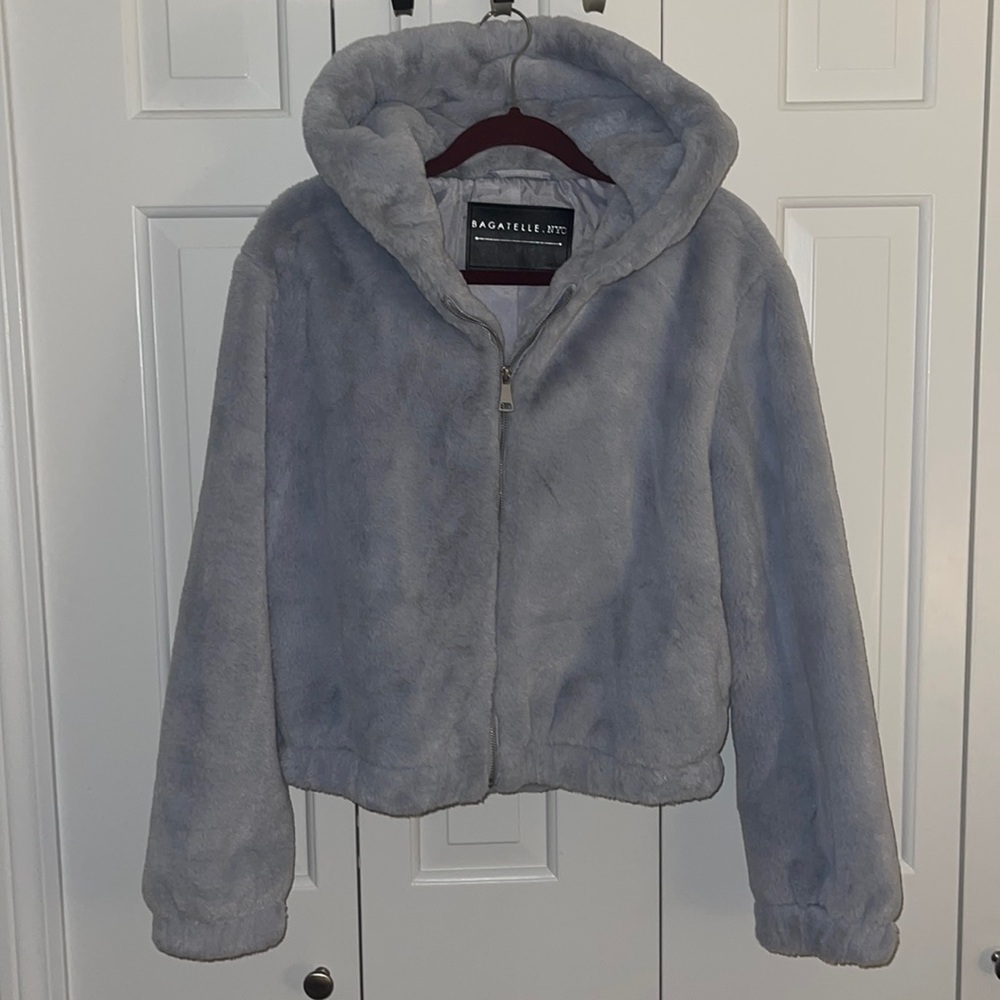 GREY JACKET size L
